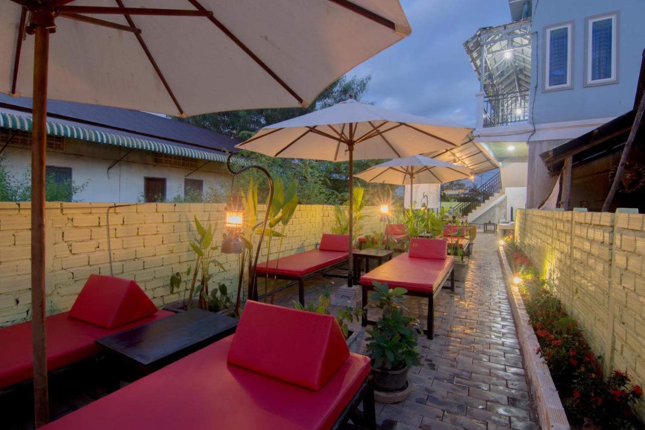 Relax Resort Angkor Villa Сіємреап Екстер'єр фото
